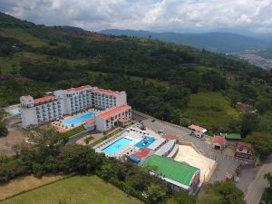 Hotel Majams Resort