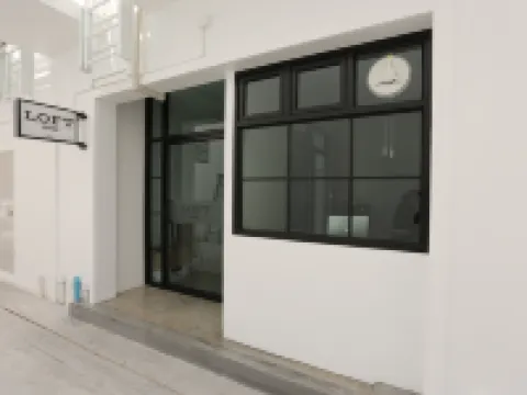 Loft Series by Pak-up Hotels near Wat Kaeo Korawaram