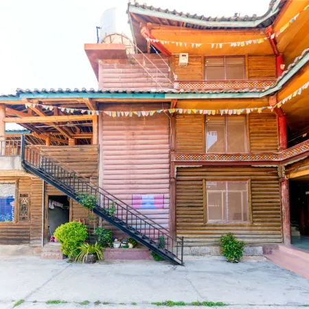 Cuihu Bay Homestay (Lugu Lake Daluoshui Wharf)