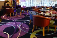 B P International - Quầy bar