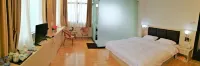 Lingshan Da Jia Wang Hotel (People's Square Branch) - parking