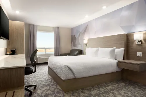 Days Inn by Wyndham Calgary North Balzac