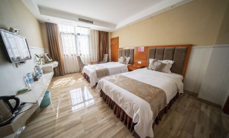 Yi Long Hua Chen Impress Business Hotel - Housity