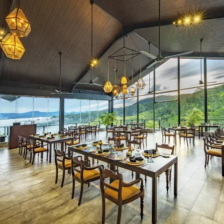 Fox Kandy by Fox Resorts - Luxury in the Mist