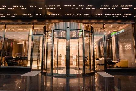 Paco Hotel (Guangzhou South Railway Station Panyu Changlong Branch) Отели рядом с достопримечательностью «Park Hui»