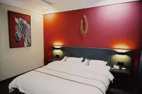 Yangguang Hotel - parking