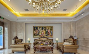 Vienna Hotel (Henan Xuchang Yanling Huadu Avenue store)