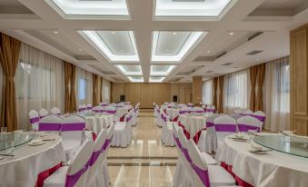 Vienna Hotel (Henan Xuchang Yanling Huadu Avenue store)