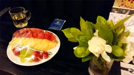 Gulong Hotel (Hanzhong High-speed Railway Station Wanbang) Отели рядом с достопримечательностью «Shaanxi University of Technology»