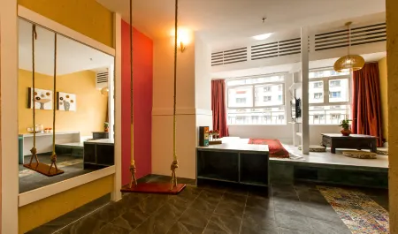 Nashanmen Boutique Inn (Sanya Bay Pedestrian Street)