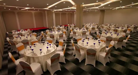 Sakura Park Hotel & Residence Отели в г. Tegalwaru