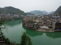 Ethnic Tribe River View Homestay (Zhenyuan Ancient Town Scenic Area) - Inns