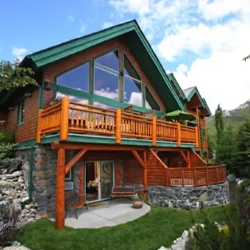 A Bear and Bison Country Inn