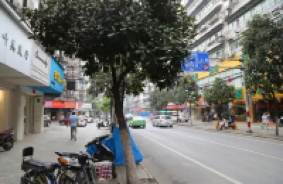 南昌隆鑫客棧（八一館地鐵站店）