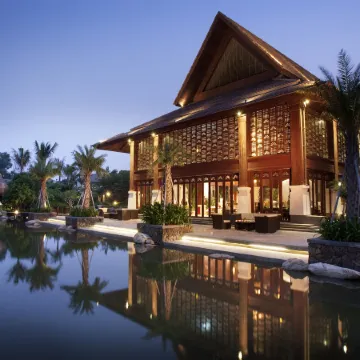 Sanya Yalong Bay Shixishu Jianguo Resort Hotel Отели рядом со станцией Yalongwan Railway Station