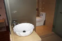 Zaoyang Dongbao Boutique Hotel