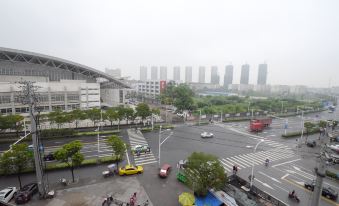 Yijia Hotel (Zhenjiang Jiangsu University)