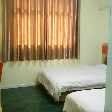Xinxiang County star Yue express hotel