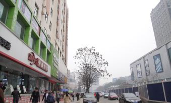 Yasiyun 7 Hotel (Yichang CBD Shopping Center Yiling Square)