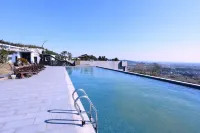 Green Field Manor - Rooftop Pools