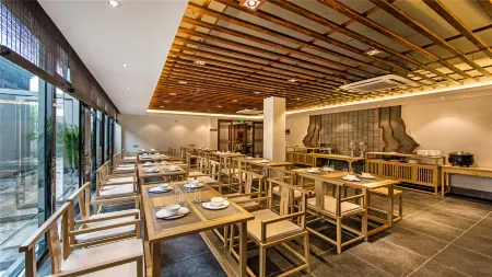 Ru Yi She Jia Yuan Hotel Отели рядом с достопримечательностью «Tianxin Yongle Temple»