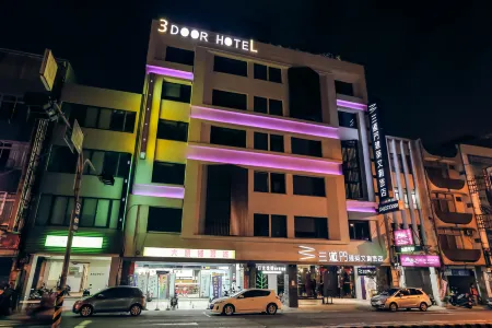 3 Door Hotel Отели рядом со станцией Tainan Railway Station