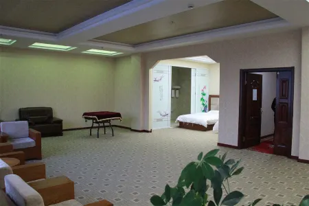 Fuxing Business Hotel