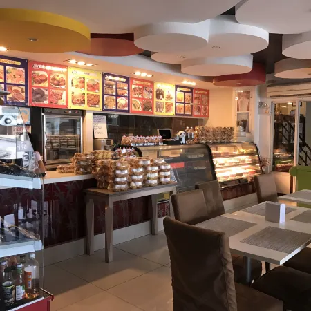 Panda Tea Garden Suites Отели рядом с достопримечательностью «St. Joseph The Worker Cathedral»