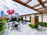 珠海香江维克酒店 - 花园两房一厅套房