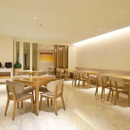JI Hotel (Shanghai Xujiahui Tianyaoqiao Road) Отели рядом с достопримечательностью «Храм и пагода Лонхуа»
