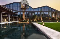 Hilton Ningbo Dongqian Lake Hotels in Ningbo