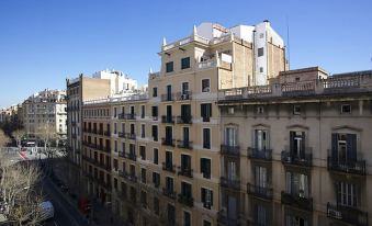 BarcelonaForRent Sant Pau Building Apartments