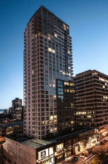 Carmana Hotel & Suites ロブソン・ストリート周辺のホテル