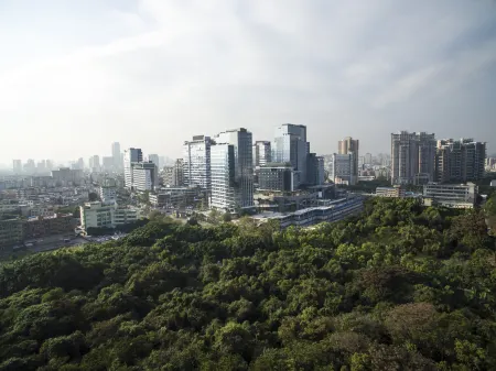 the Summit Hotel Отели рядом с достопримечательностью «Zhongshan Technical Institute (East Campus)»