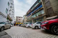 Yuedu Holiday Hotel - parking