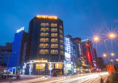 金越南飯店 Chùa Tiên Tân附近的飯店