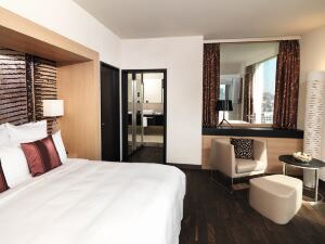 Renaissance Zurich Tower Hotel