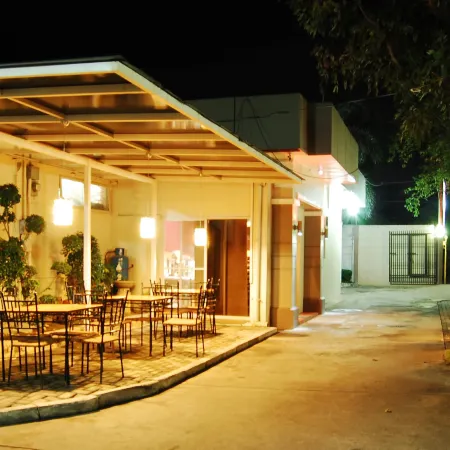 Rumi Apartelle Hotel