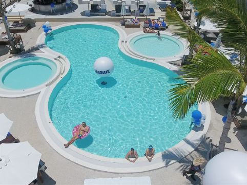 คอมโบ บีช โฮเทล สมุย