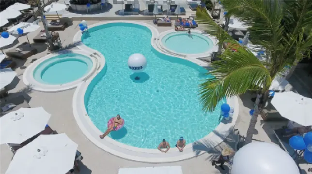 コンボ ビーチ ホテル サムイ Hat Bang Rak周辺のホテル