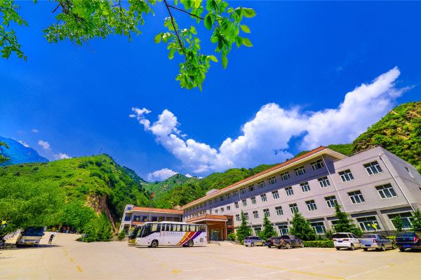 酒店 平山酒店 平山峡谷大酒店中国,河北,平山,黑山大峡谷景区内距离