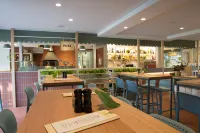 Baileys Parkside Motel by VetroBlu