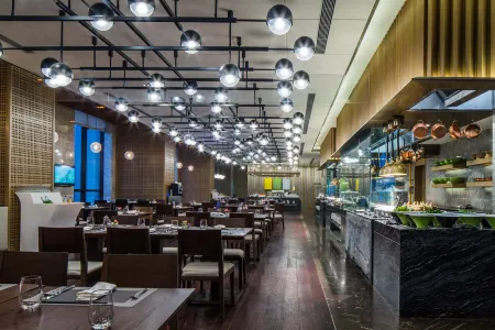 Pullman Taiyuan Отели рядом с достопримечательностью «Shanxi Light Industry Vocational and Technical Institute»