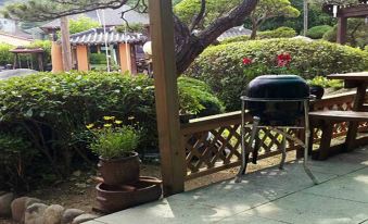 Hanok Village Red Clay Pension Yangpyeong