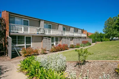 Bathurst Studio Apartments