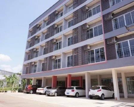 ชมพู นครินทร์ อพาร์ตเมนต์ โรงแรมในตรัง
