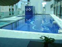 New Season Square Hotel - Pools