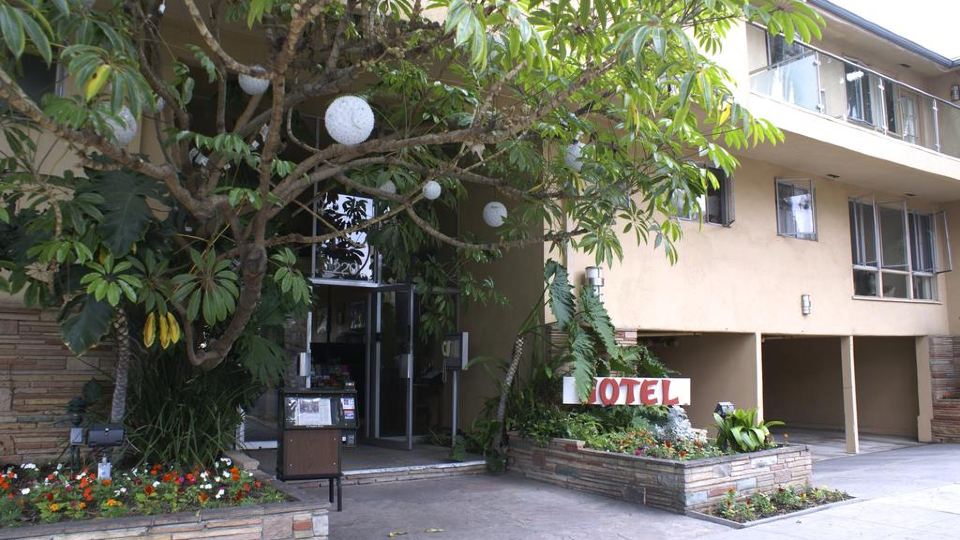 Cal Mar Hotel Suites