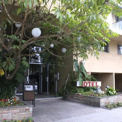 أجنحة وفندق كول مار Hotels near فيلا غيتي