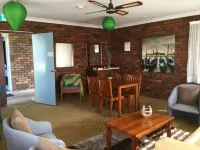 Matador Motor Inn Hotels in North Boambee Valley